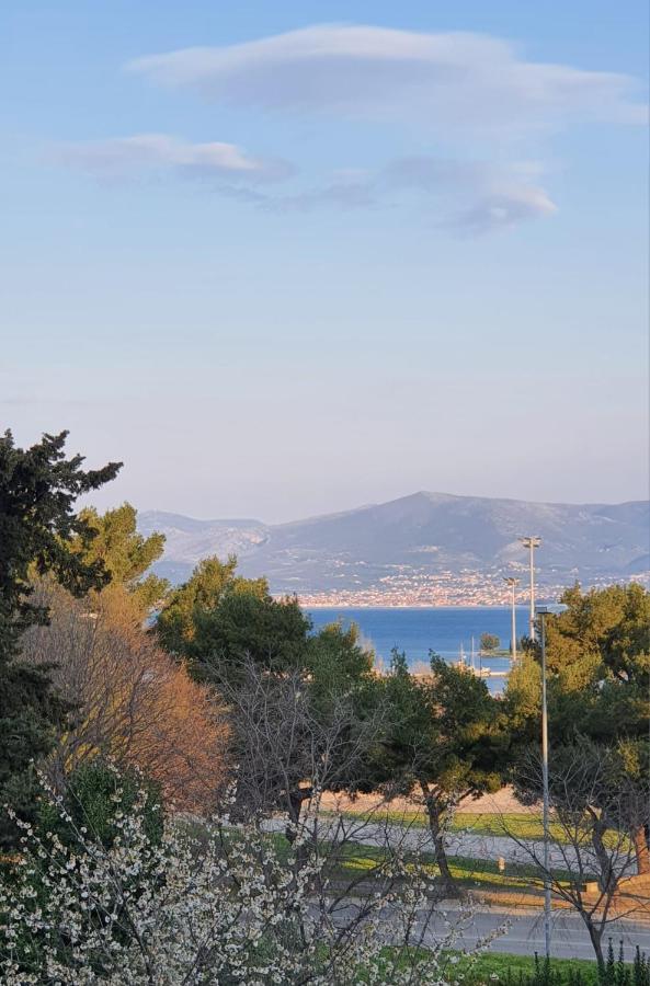 Bella Vista - Cozy With Easy Check-in And Free Parking Appartement